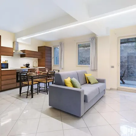 Lejlighed Bilocale Con Spazio Esterno Con Stazione 5' *