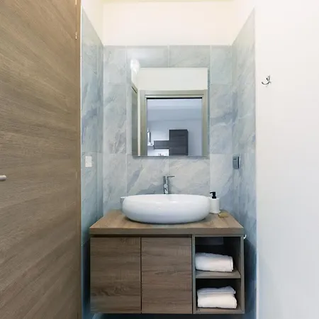 Bilocale Con Spazio Esterno Con Stazione 5' Lejlighed Bergamo